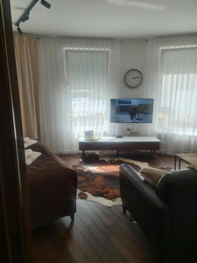 Tuzla Trg - Tuzla Square Apartment ภายนอก รูปภาพ