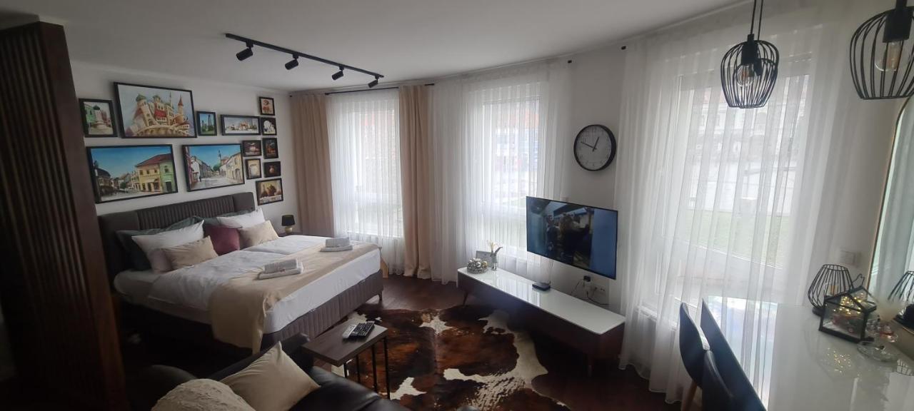Tuzla Trg - Tuzla Square Apartment ภายนอก รูปภาพ